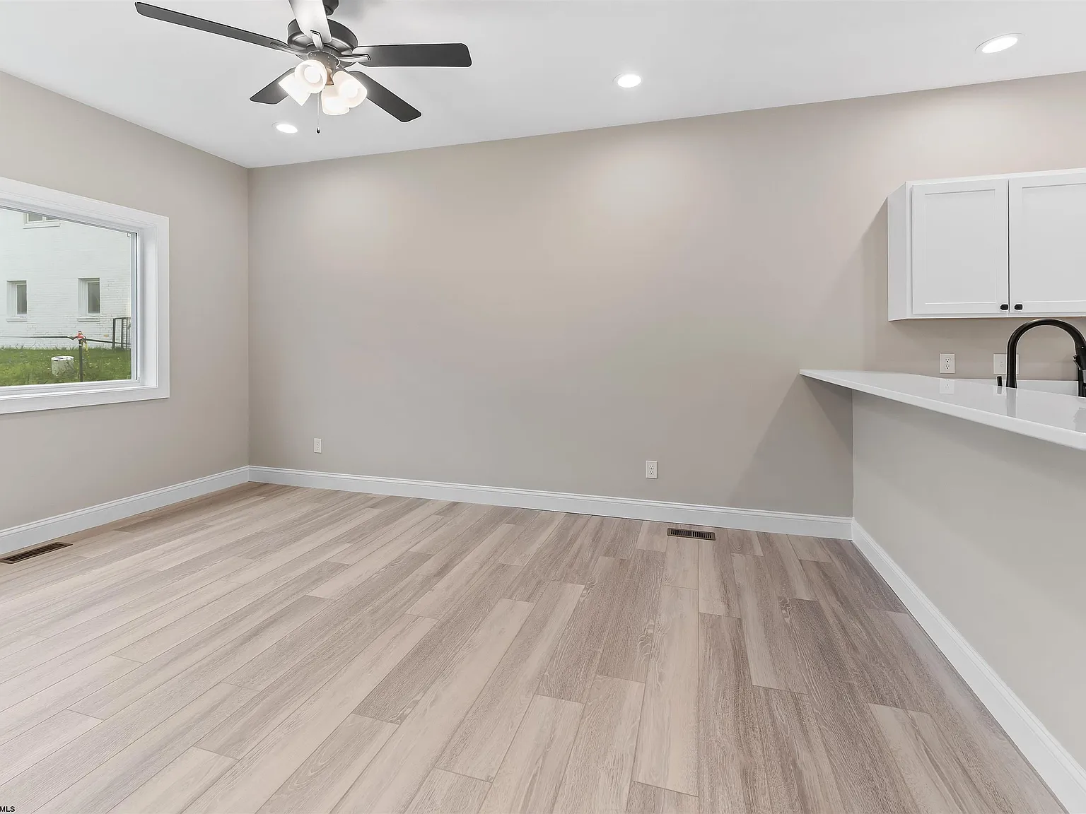 3 bed, 3.5 bath, $3,000 — Photo 4