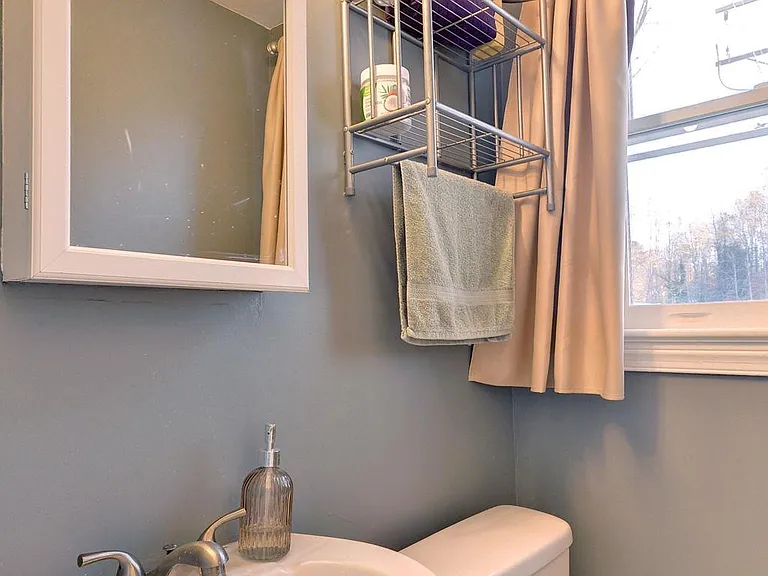 7331 Farmers Dr — Photo 23