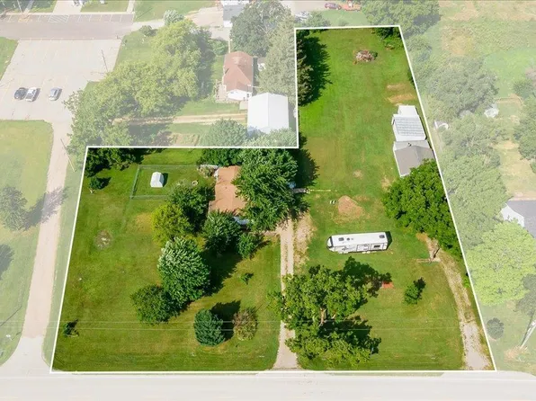 31827 Dodge Ave, Aplington, IA 50604