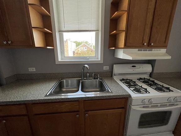 5th image of 530 N Noble St APT 3R