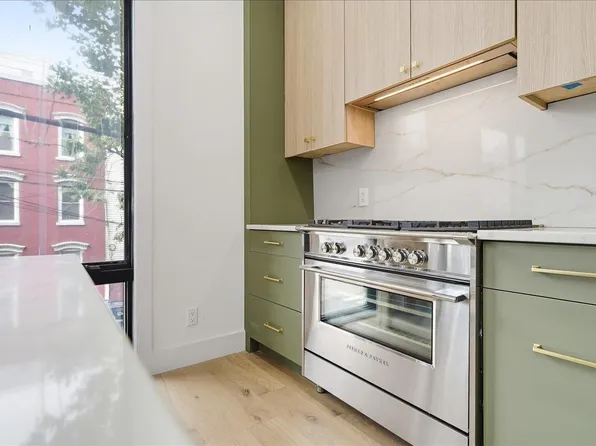 100 Webster Avenue image 4 of 32