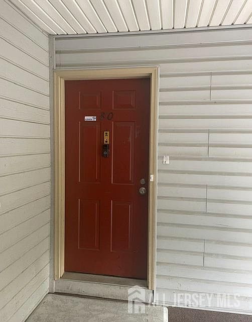 2nd image of 80 Canterbury Ct
