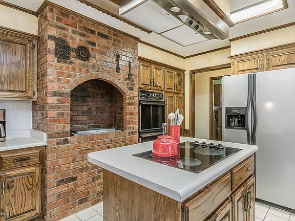 2nd image of 6303 S Chenot Dr