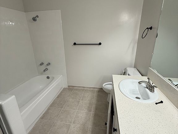 4th image of 1626 N Poinsettia Pl #110-311