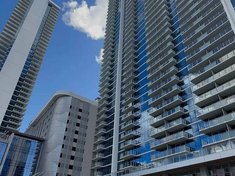 1515 Liona St #910 — Photo 16