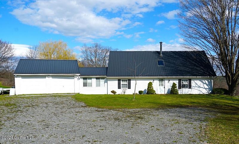 4th image of 160 Pearson Road