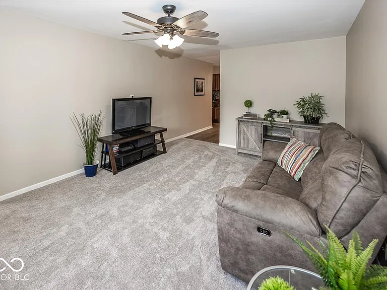 10913 College Place Dr — Photo 3