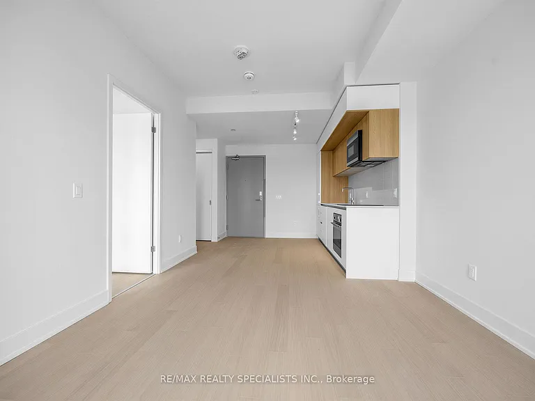 322 Dupont St #907 — Photo 19