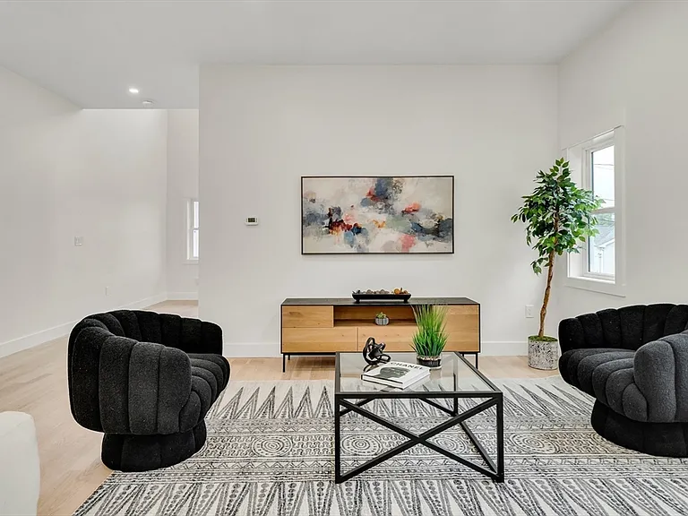 22 Estabrook Rd — Photo 10