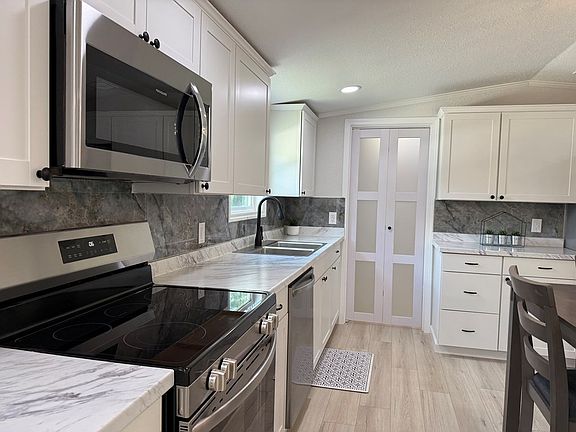 3rd image of 8129 SE 70th Ave
