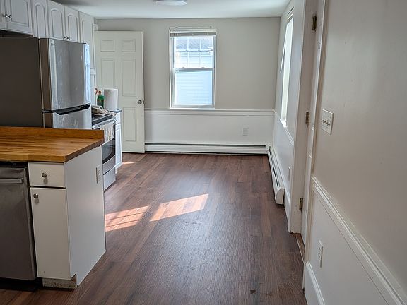 2nd image of 157 High St #157B