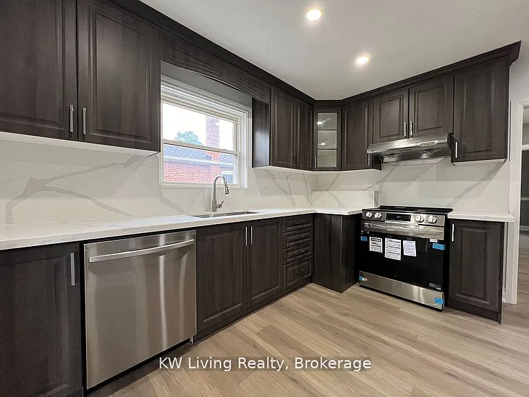 35 Vauxhall Dr #MAIN — Photo 2