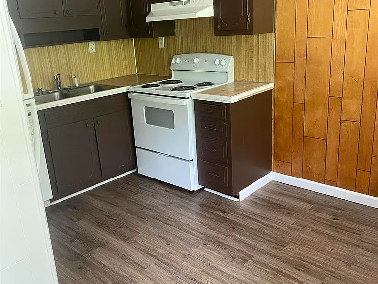 245 College Park Dr #8 — Photo 4