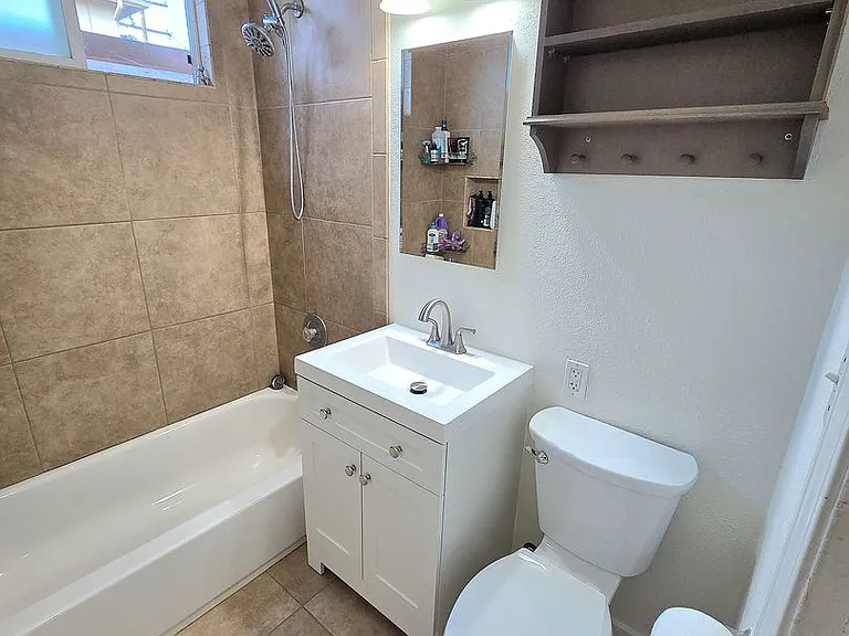 6150-52 Horton Dr — Photo 2