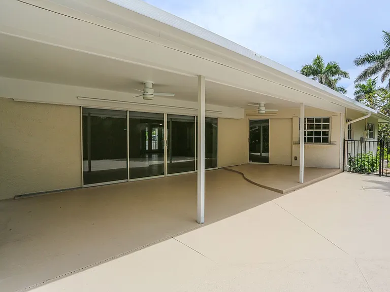2901 Crayton Rd — Photo 25