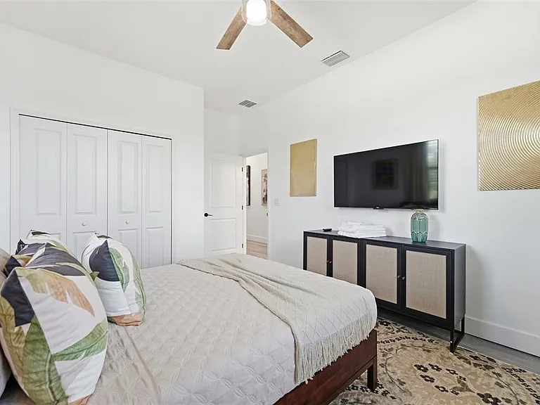 2075 Jewell Ave — Photo 34