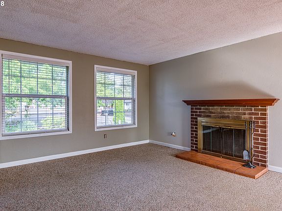 3rd image of 12512 NE 75th St
