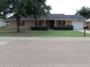 104 Sargent Ave, Ballinger, TX 76821