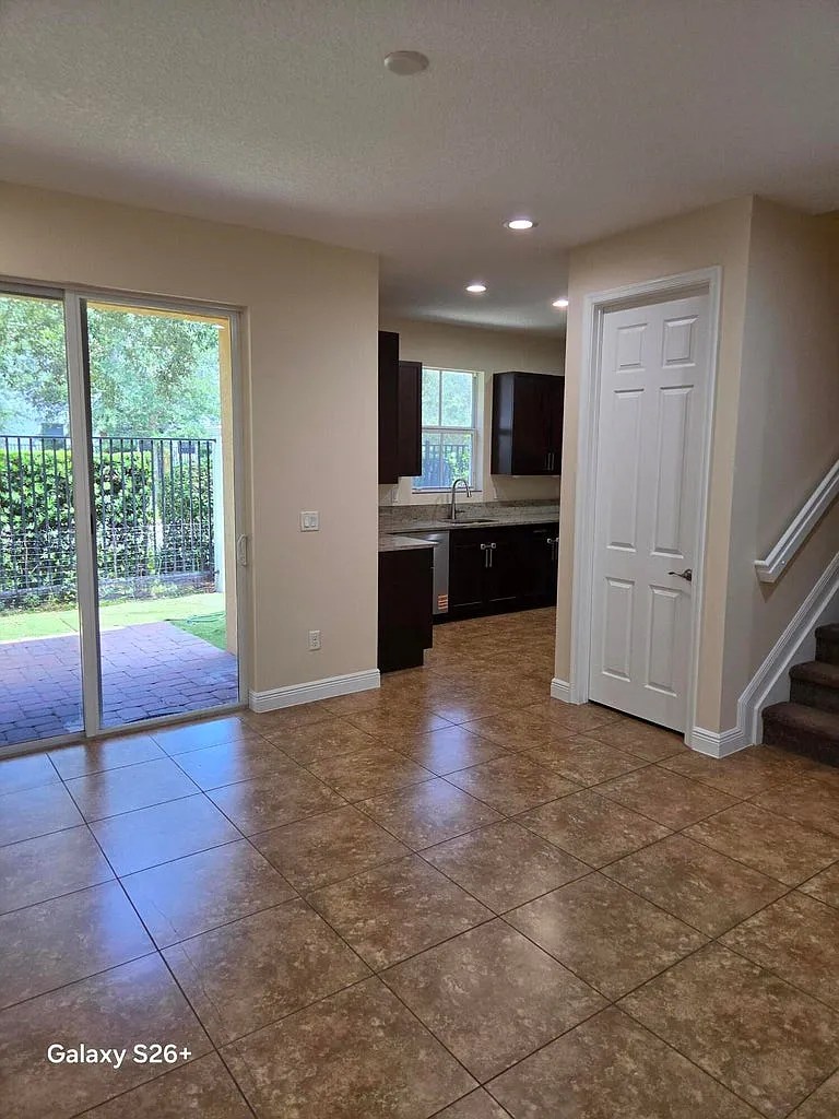 3 bed, 1718 sqft, $3,250 — Photo 2