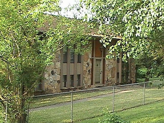 2nd image of 517 Idlewood Ln