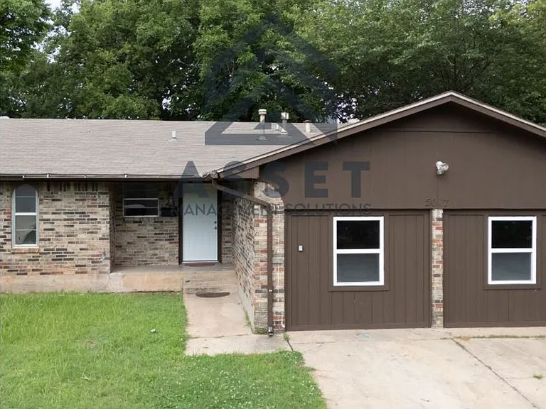5017 S Briarwood Dr — Photo 6