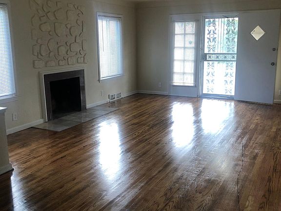 5th image of 300 Newport St