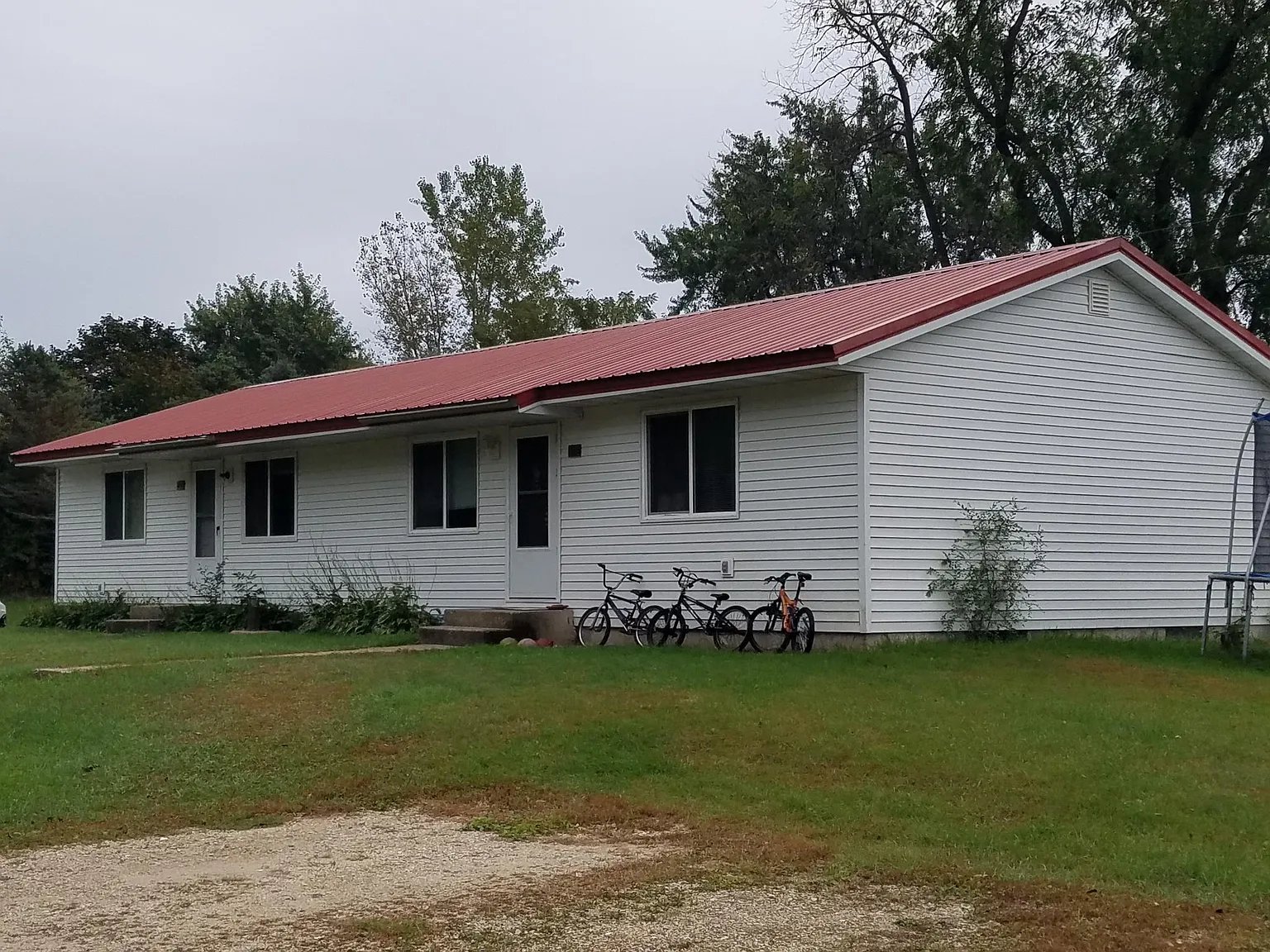 2 bed, $900 — Photo 1