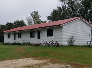 65 W 9th St, Cochrane, WI 54622