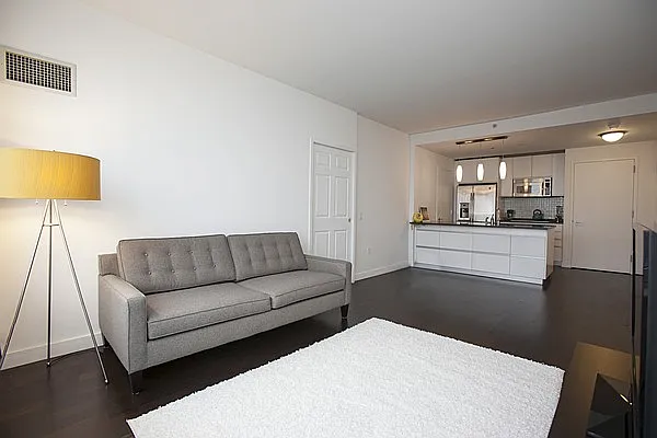 Sold by Platinum Properties | media 11