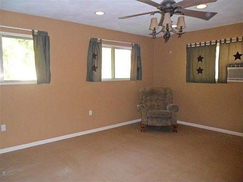 5th image of 100 N Emberwood Dr