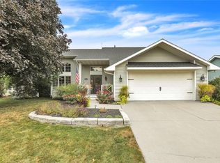 804 E Independence St, Pella, IA 50219