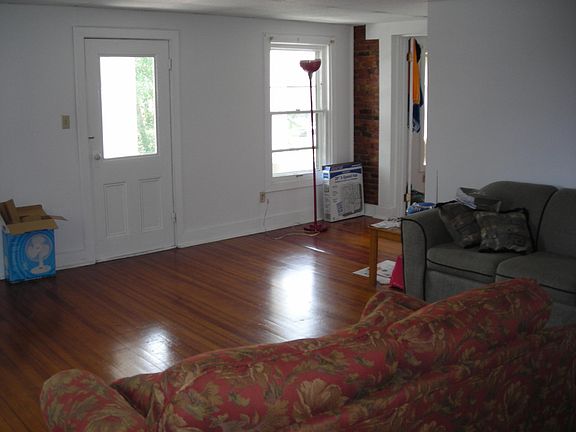 5th image of 75 Washington St APT 4