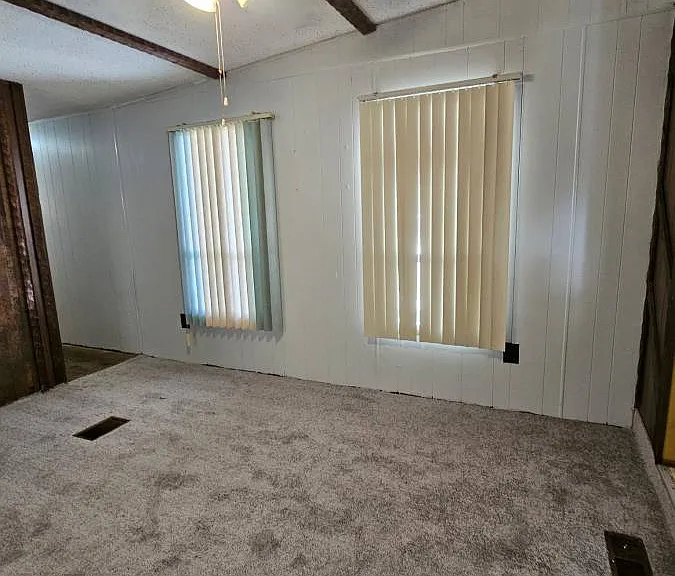 23 Robin Ln — Photo 3