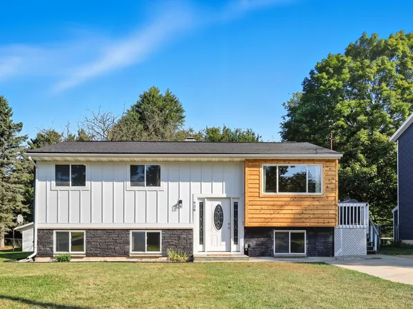 938 Greenwood St, Middleville, MI 49333