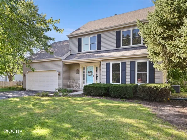 3179 Village Green Dr, Aurora, IL 60504