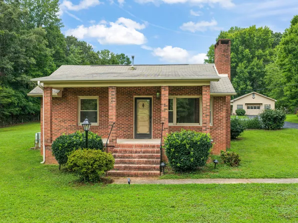 1108 W King St, Hillsborough, NC 27278