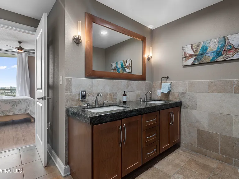 2060 Beach Blvd #707 — Photo 20
