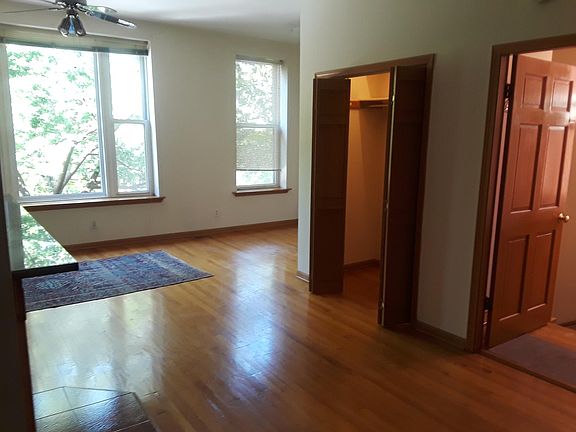 4th image of 2157 W Evergreen Ave #B