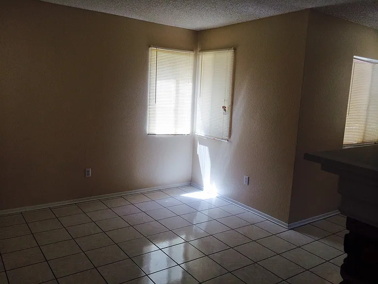 12040 Ocotillo Dr — Photo 8