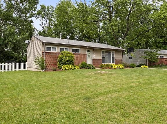 2nd image of 8805 Iroquois Dr