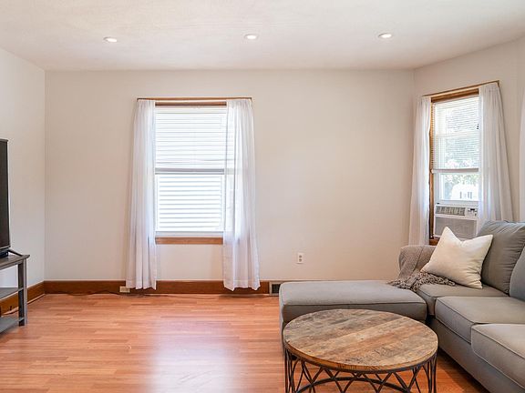 4th image of 87 Independence Ave #1