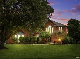 3265 Salem Dr, Rochester Hills, MI 48306