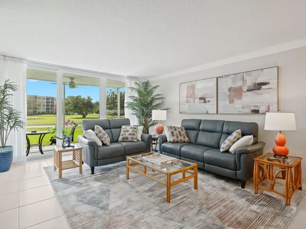 3700 Oaks Clubhouse Drive #106, Pompano Beach, FL 33069