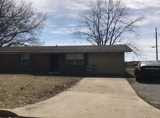 1040 Russwin St, Clarksdale, MS 38614