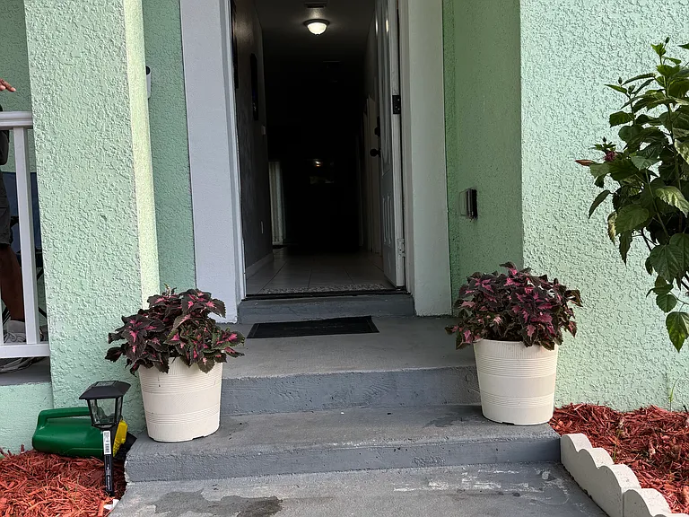 3601 1/2 E Fern St — Photo 6