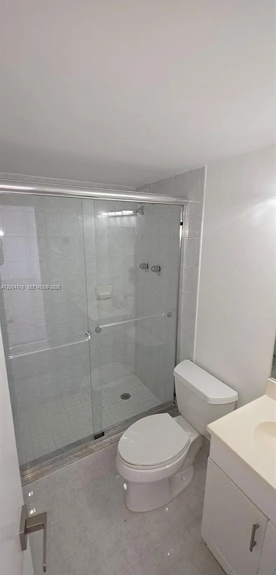 Commodore Plaza Condo — Photo 4