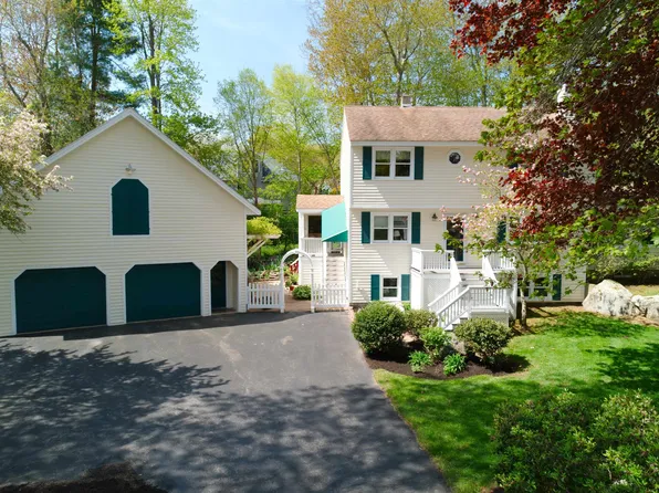 6 Mohawk Street, Hampton, NH 03842