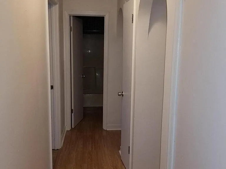 202 Castile Cir — Photo 12