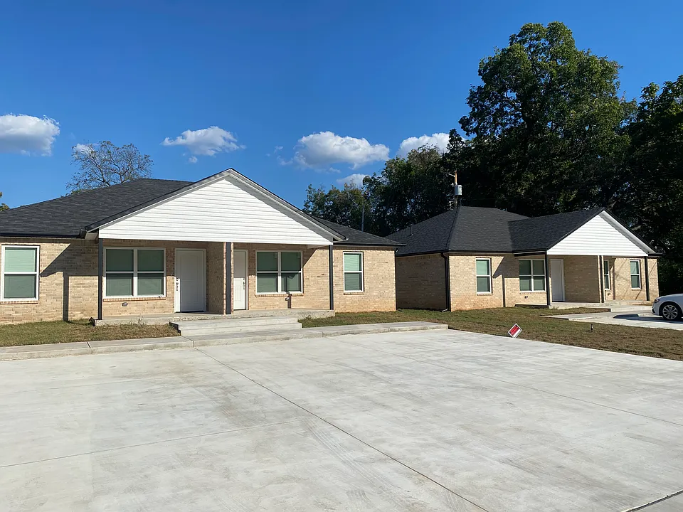 4 units available, each unit comes with 4 parking spots.