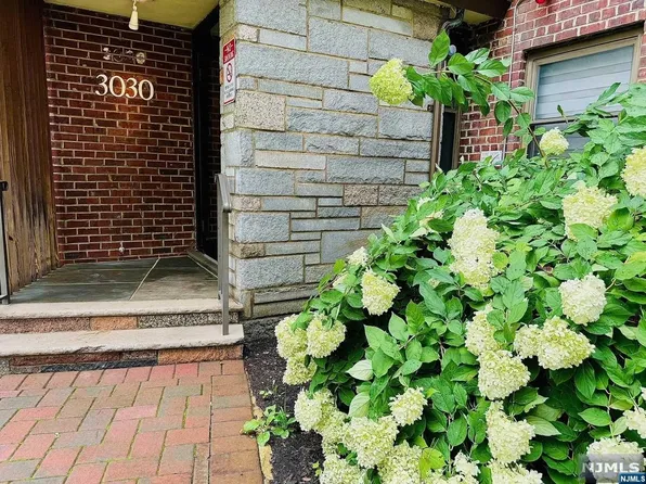 3030 Edwin Ave APT 4E, Fort Lee, NJ 07024